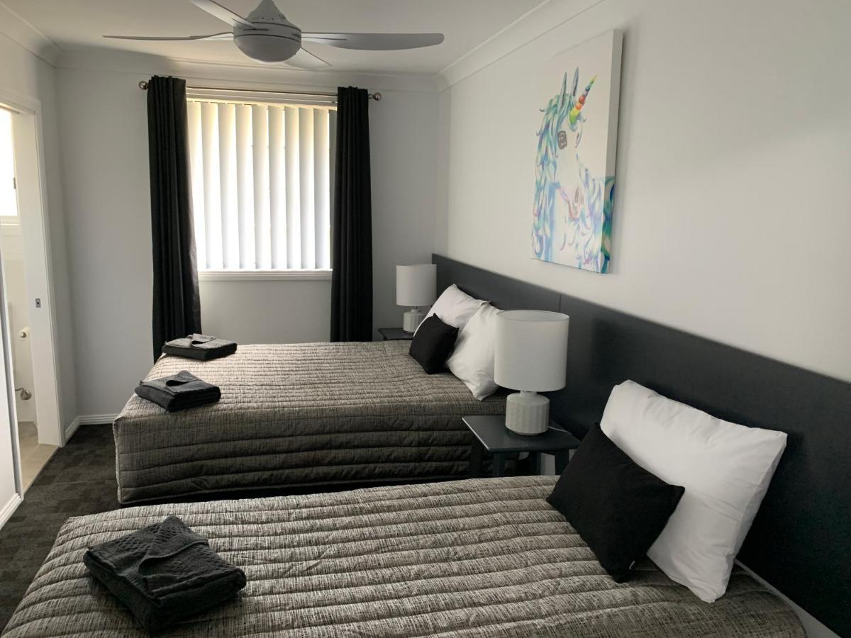 South Tamworth Motor Inn Bagian luar foto