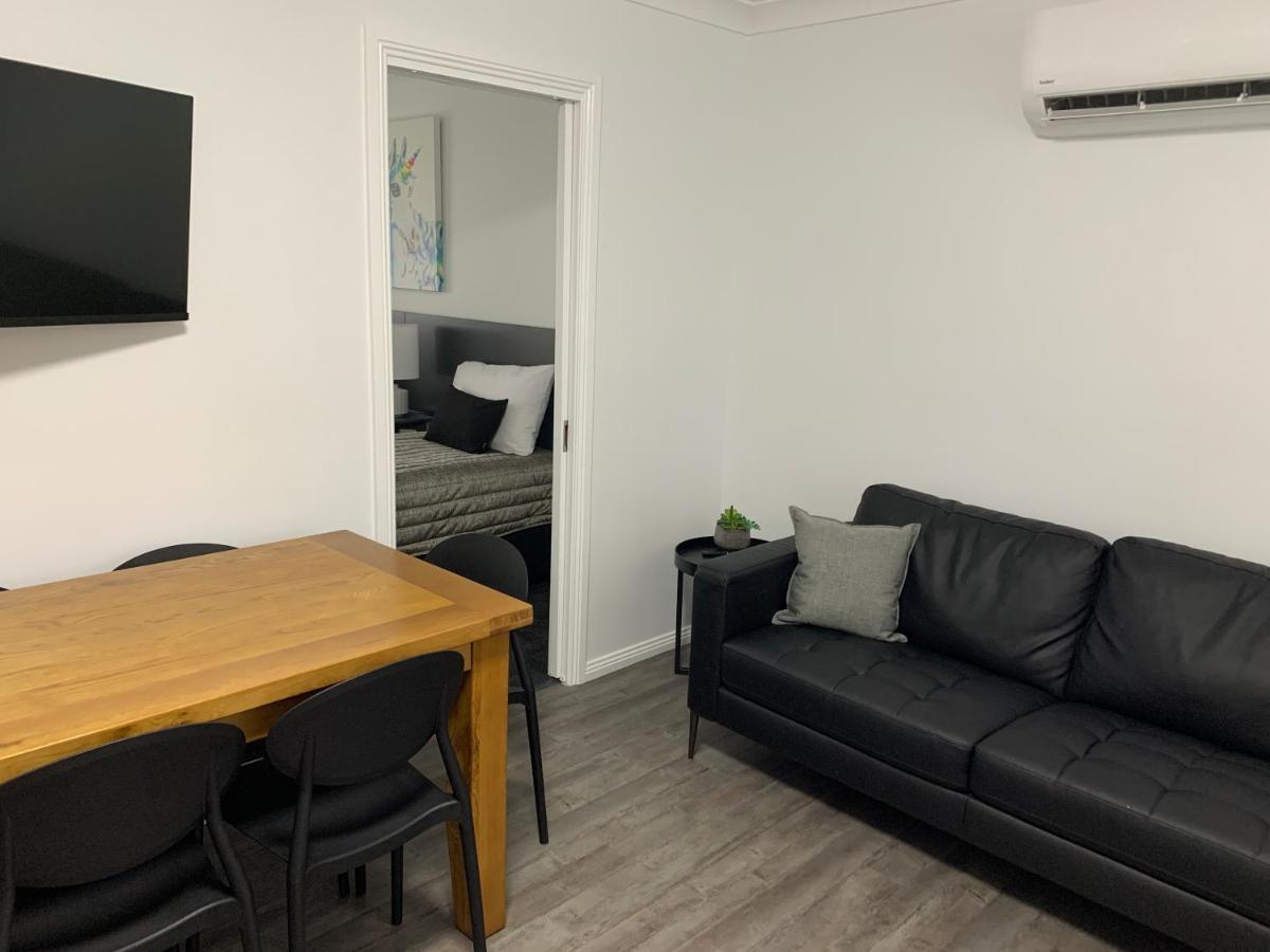 South Tamworth Motor Inn Bagian luar foto