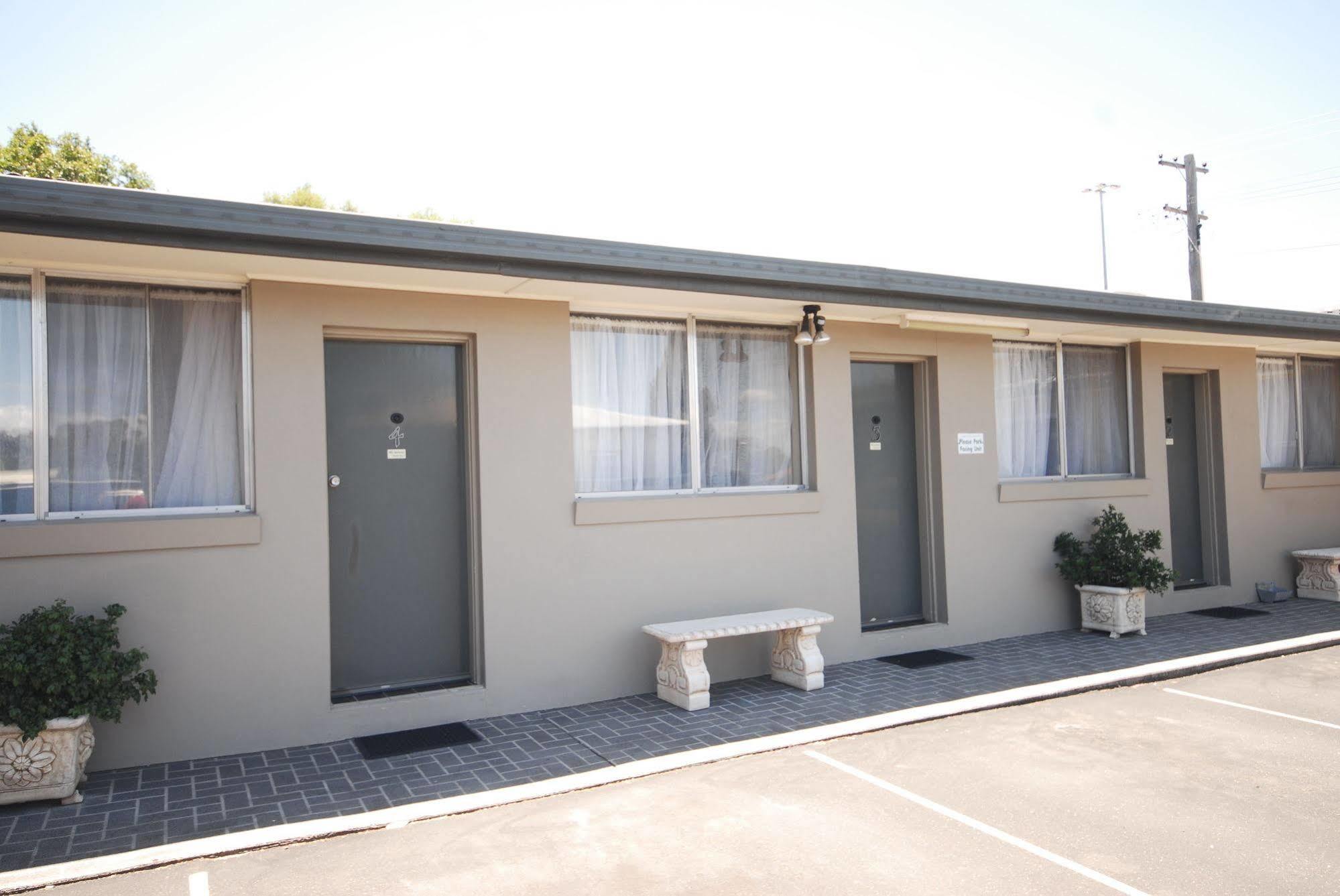 South Tamworth Motor Inn Bagian luar foto