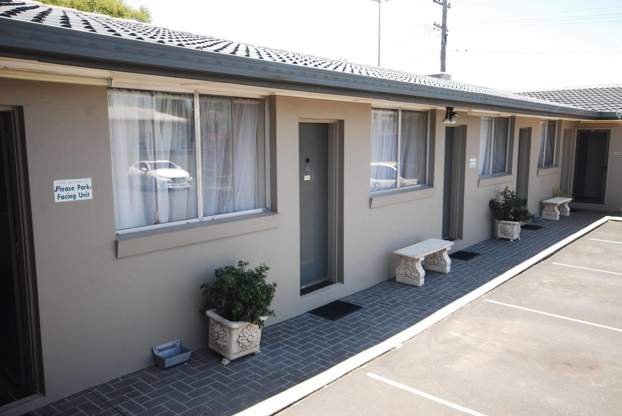 South Tamworth Motor Inn Bagian luar foto