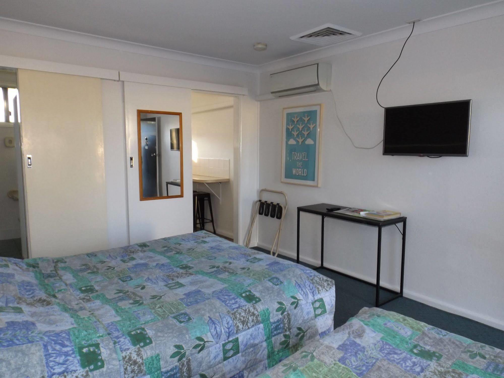 South Tamworth Motor Inn Bagian luar foto