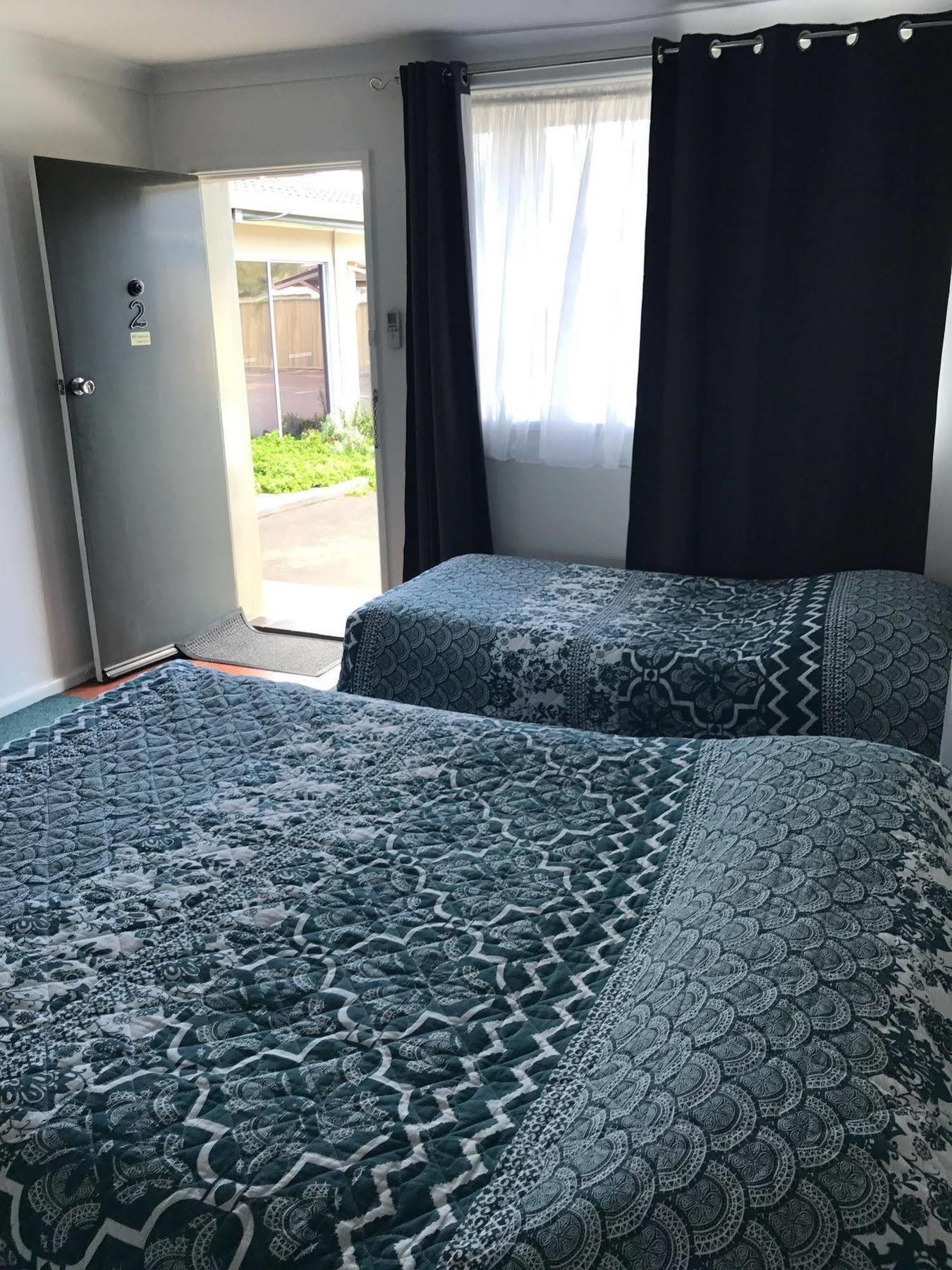 South Tamworth Motor Inn Bagian luar foto