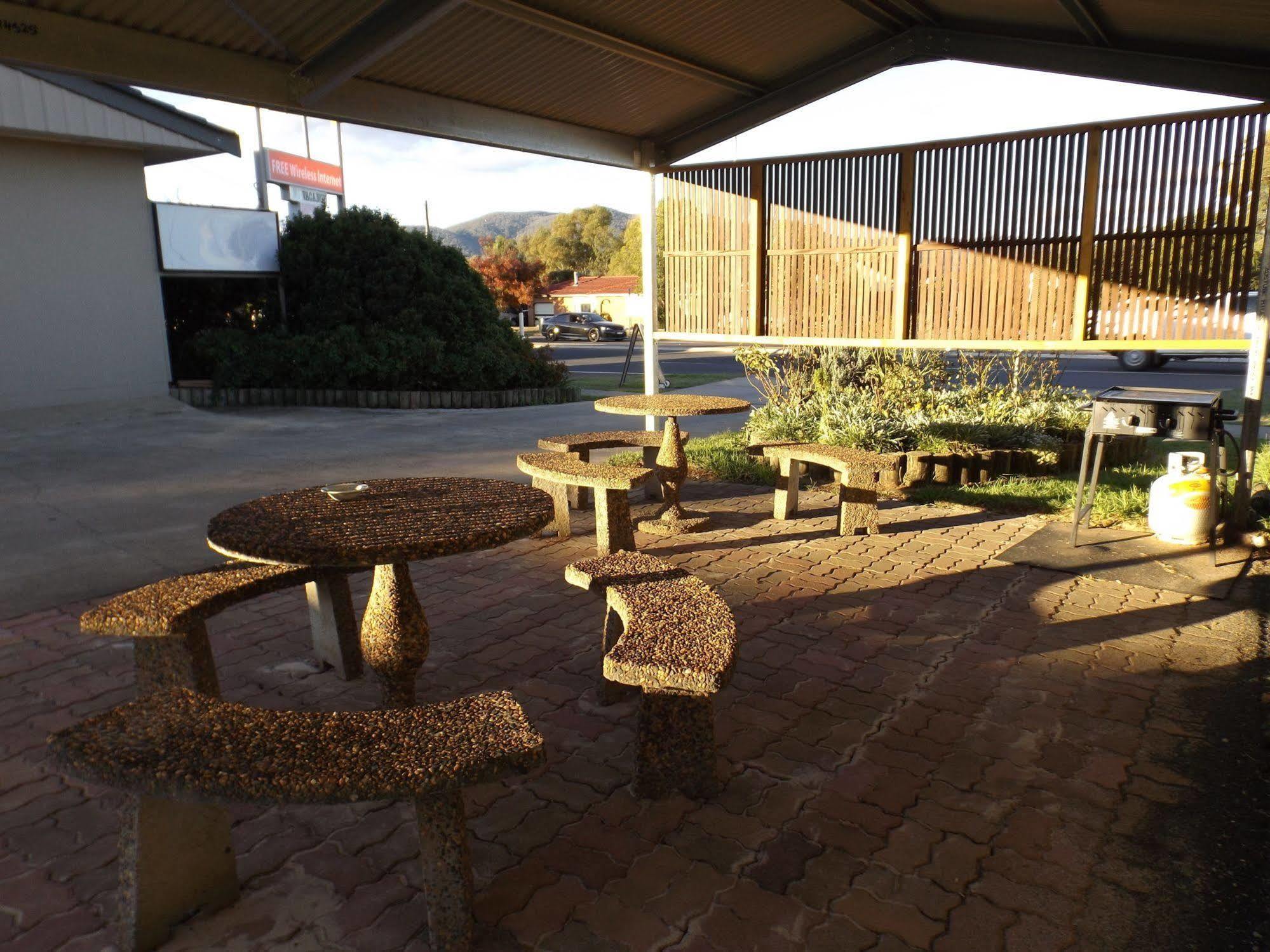 South Tamworth Motor Inn Bagian luar foto